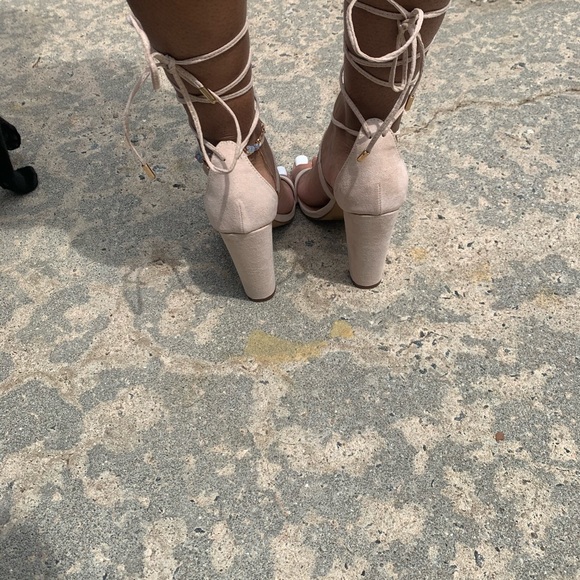 Heels - Picture 3 of 3